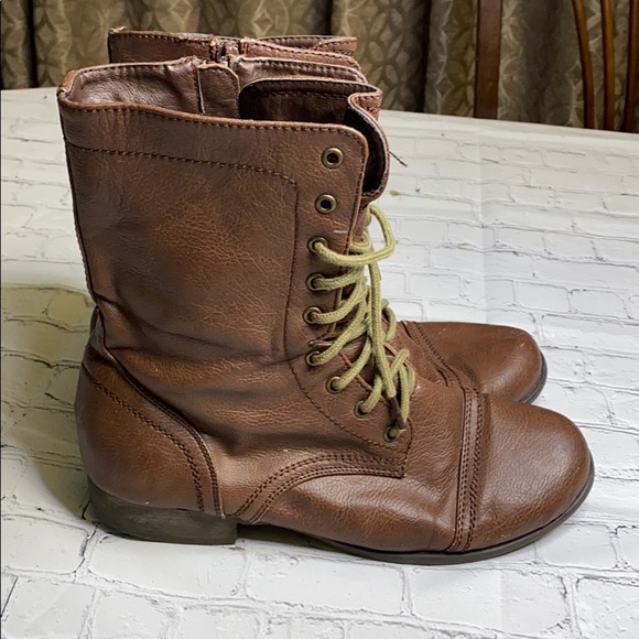 Herstyle Shoes - Ladies herstyle boots size 8